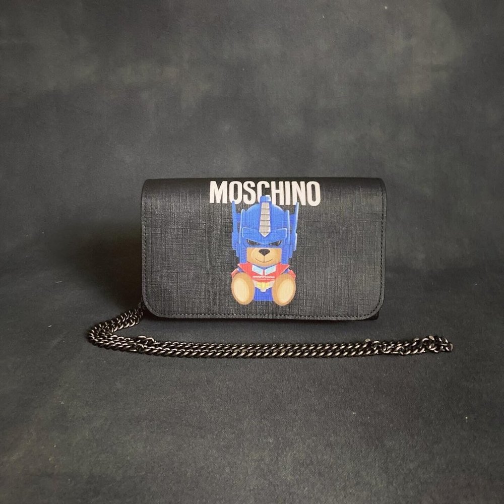 $650 Moschino Transformer Chain Wallet